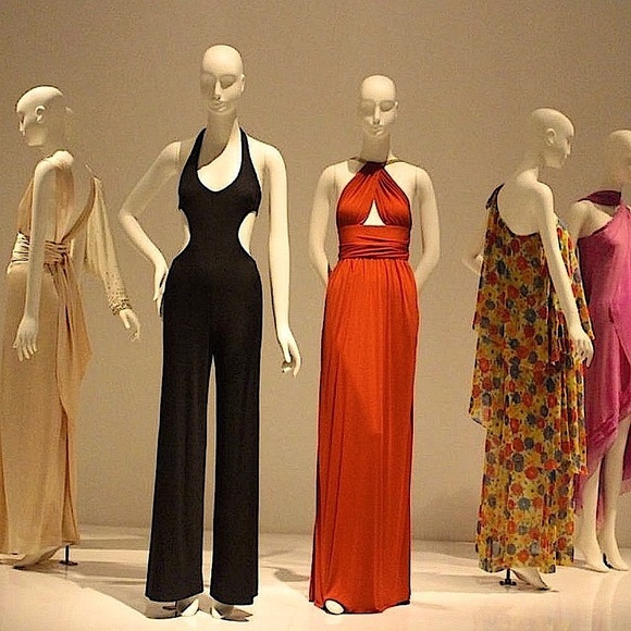 🛍 WELCOME TO OUR PM CLOSET 💖 NEW ITEMS 🛍 + GIFT W/ EACH PURCHASE 🎁 :) - Picture 12 of 15